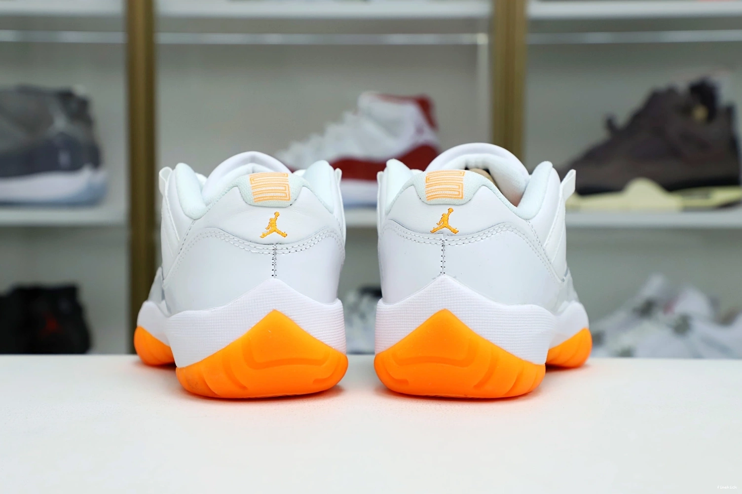 RETRO WMNS LOW 11 JORDAN CITRUS' AIR 'BRIGHT 0810
